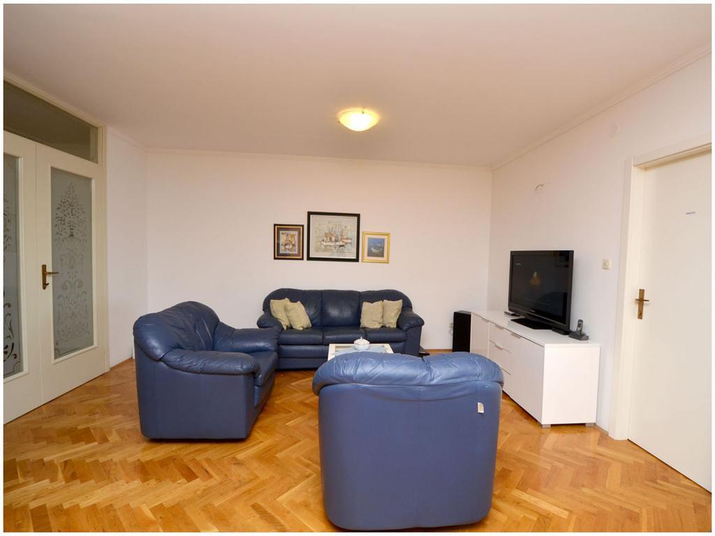 Apartment Laura Podstrana Rum bild