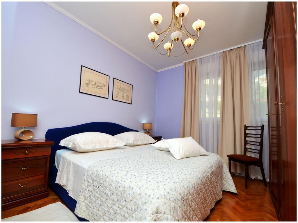 Apartment Laura Podstrana Rum bild